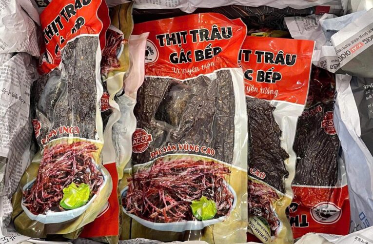 KHỞI TỐ, BẮT TẠM GIAM ĐỐI TƯỢNG SẢN XUẤT, BUÔN BÁN CÁC LOẠI T.HỰC P.HẨM GIẢ, THU GIỮ HƠN 30 TẤN THỊT KHÔNG RÕ NGUỒN GỐC XUẤT XỨ