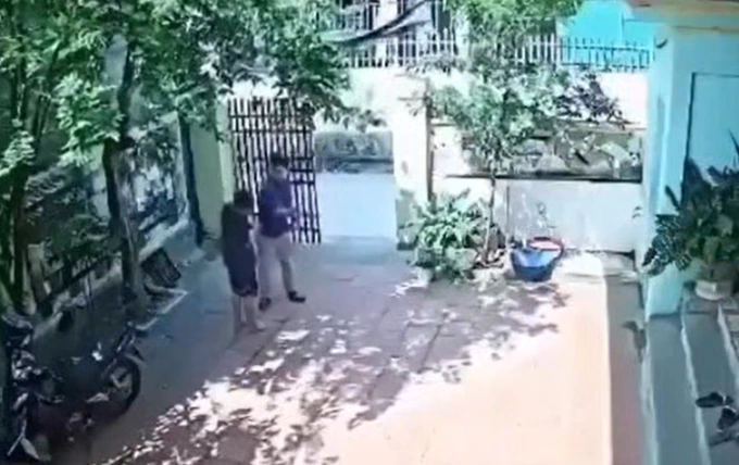 Thầy giáo tới nhà “tác động” nam sinh vì bị chê dạy “không hiểu gì”👇