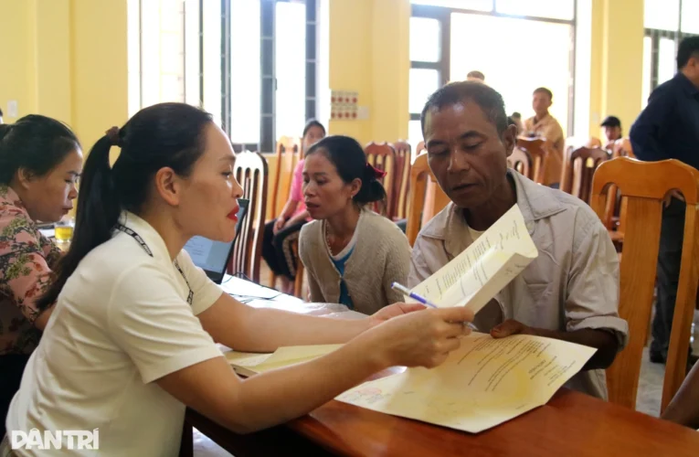 Cán bộ “phải đi tới, không chờ người dân đi tìm”