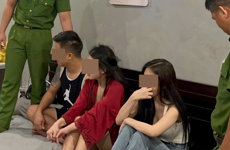 Người đàn ông cùng 2 thiếu nữ phê ma ‘bay lắc’ trong phòng ngủ