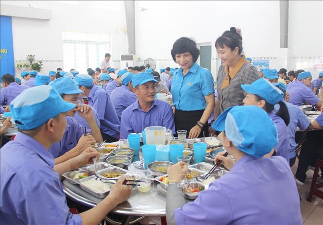 Tết Bính Ngọ 2026: Người lao động khó khăn được hỗ trợ 1,3 triệu đồng/người