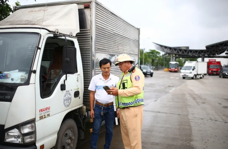 Trình Quốc hội bỏ quy định ‘tài xế không lái quá 48 giờ mỗi tuần’