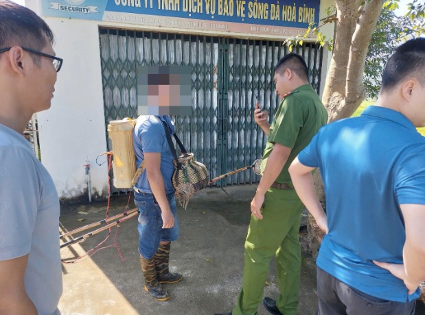 Phú Thọ: Bắt quả tang đối tượng dùng kích điện khai thác thủy sản trái phép