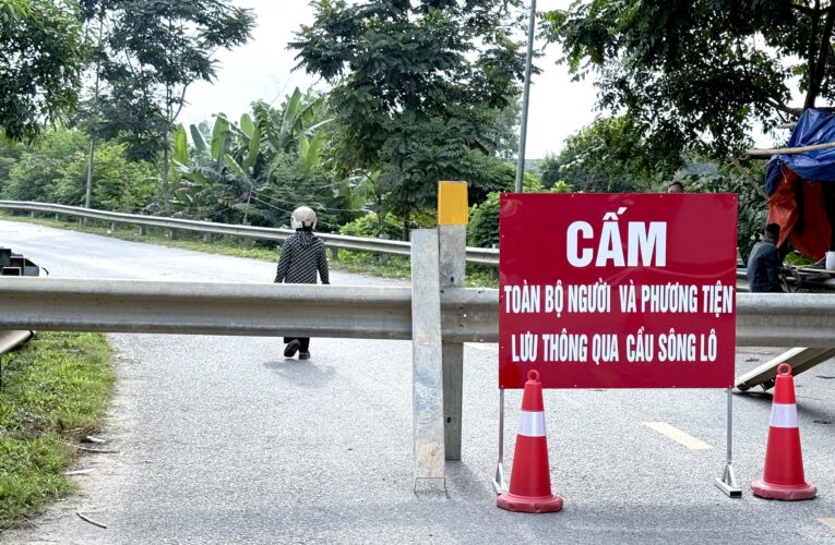 Tự ý vận chuyển người và hàng hóa qua sông Lô sẽ bị phạt