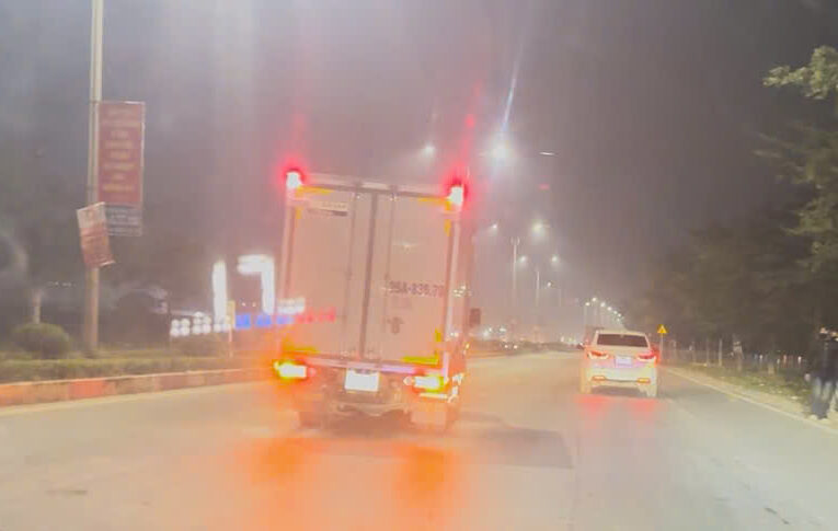 TNGT gần cổng KCN Bá Thiện 1