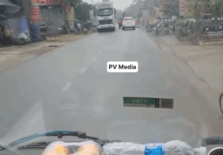 Video vụ ô tô con mở cửa xe không chú ý. TN ở Yên Trị (Hoà Bình cũ)