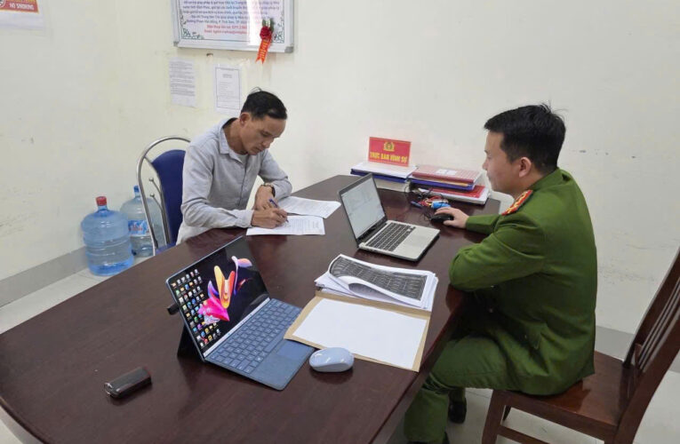 Công an xã Tam Đảo kịp thời phát hiện, xử lý một vụ việc đá:nh bạ:c trái phép trên không gian mạng, góp phần giữ vững ổn định an ninh, trật tự trên địa bàn.