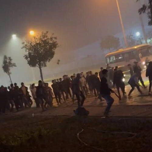 [VIDEO] Cổng cty Compal sáng nay