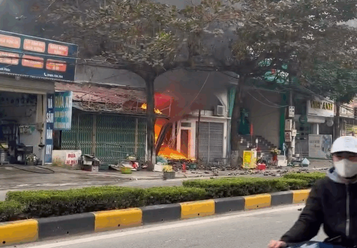 [VIDEO] Cháy cửa hàng bán ga ở Vĩnh Yên